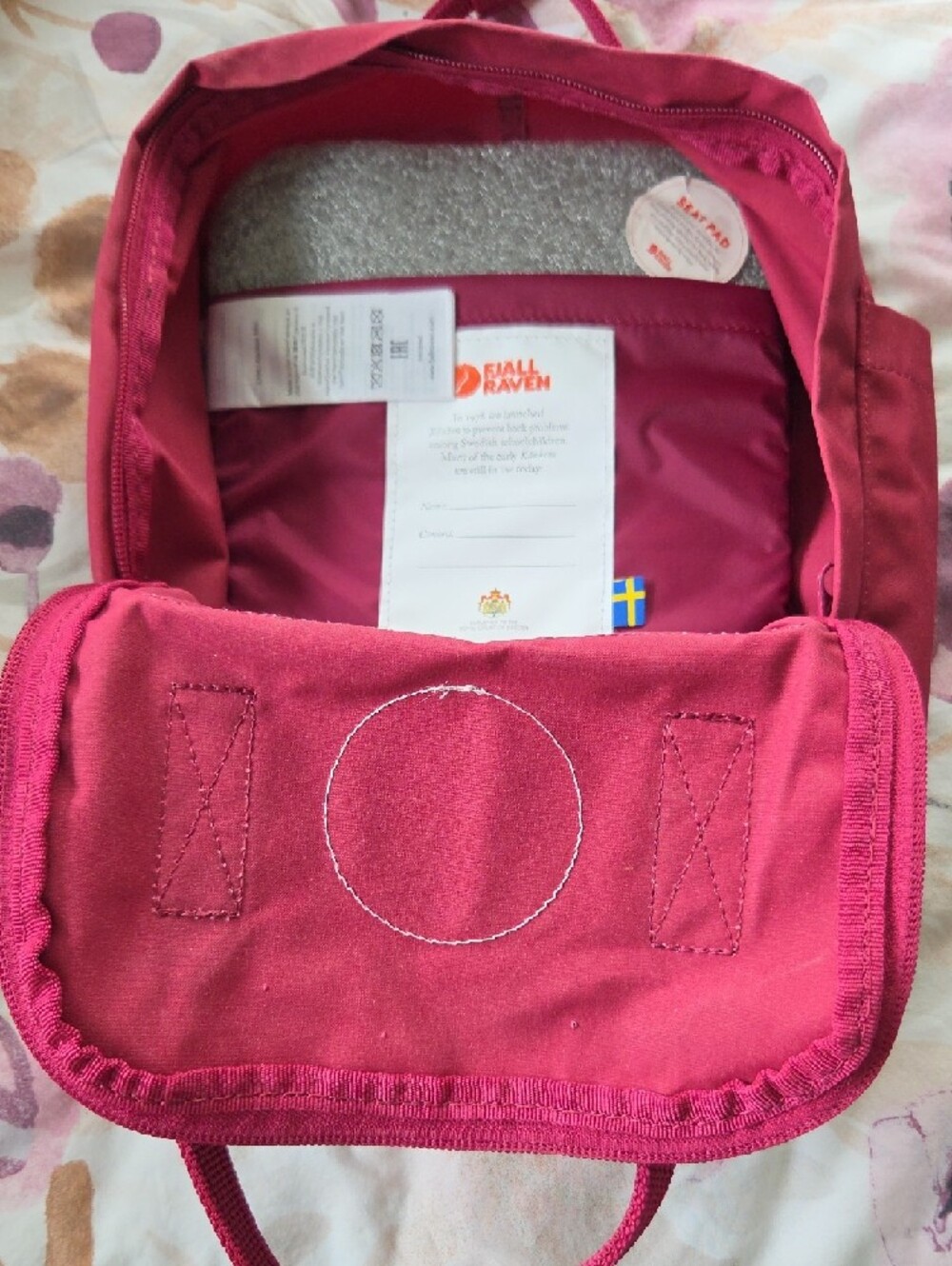 Fjallraven Kanken Mini Backpack in Raspberry Pink - Picture 2 of 4